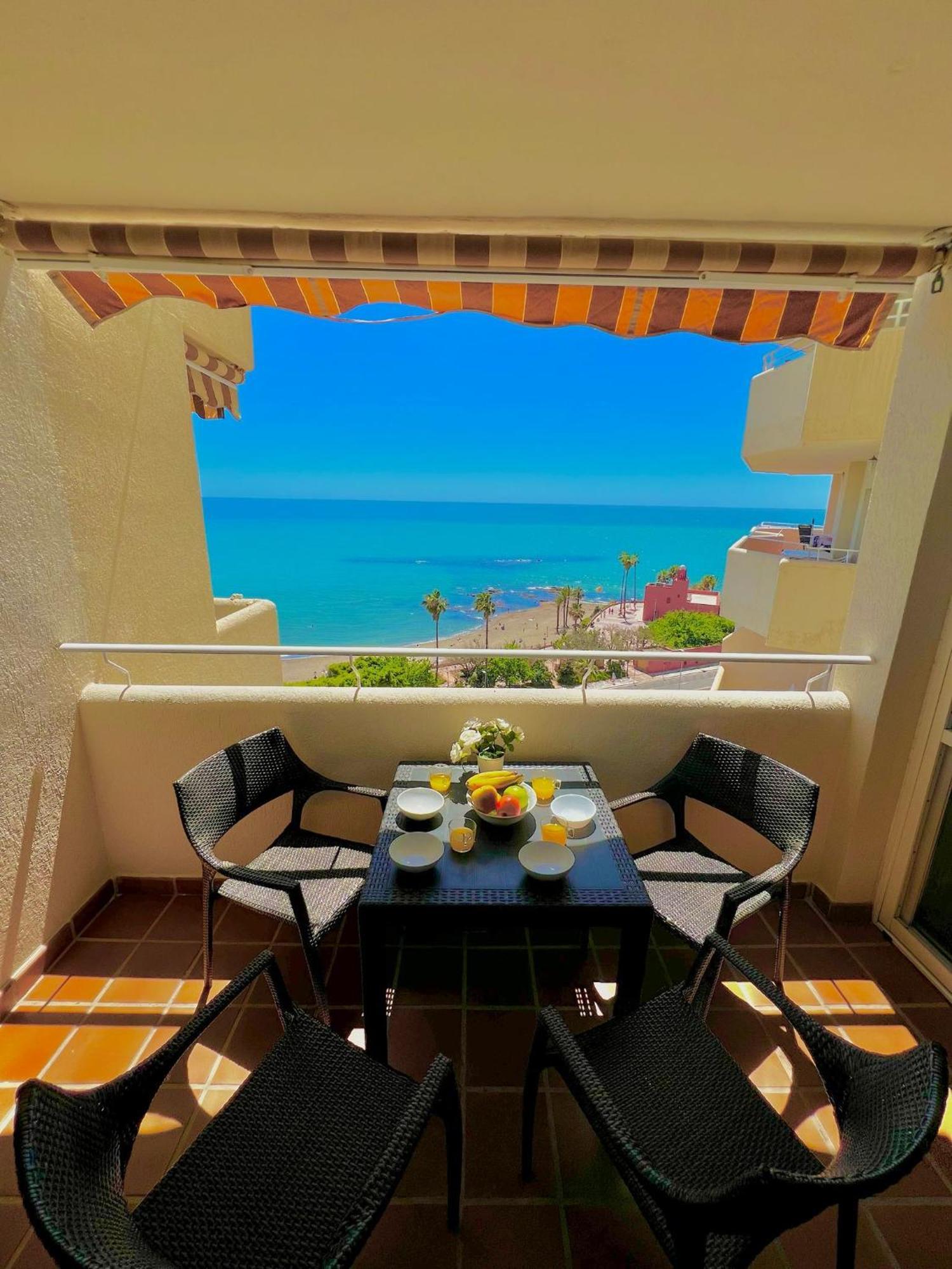 Frontal Sea View Apartment Benalbeach Benalmadena Bagian luar foto